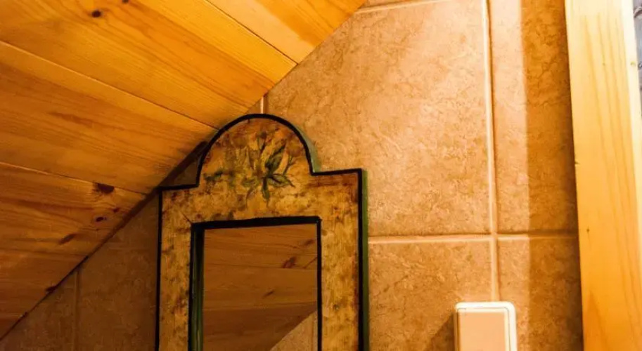 Crossline Lodge