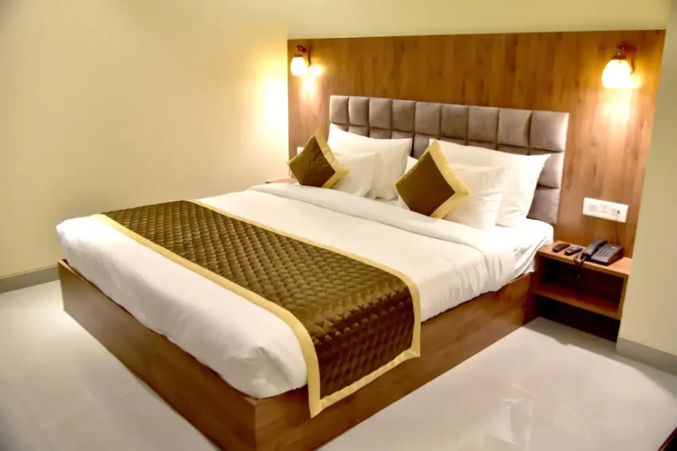 Hotel Aarna