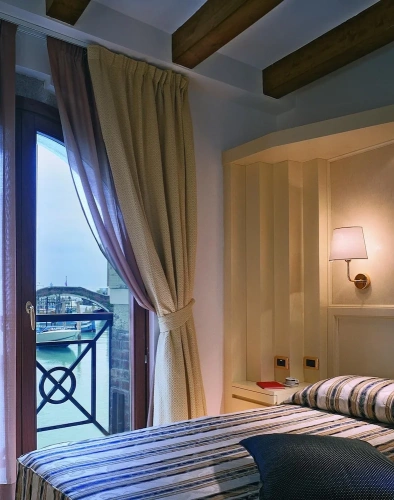 Superior Double room with canal view