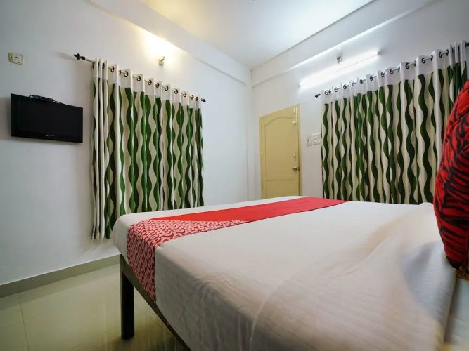 OYO 16617 Rayan Residency