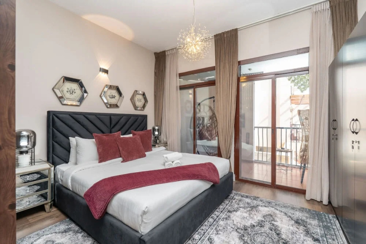 Extravagant Studio Stay for 2 in JVC