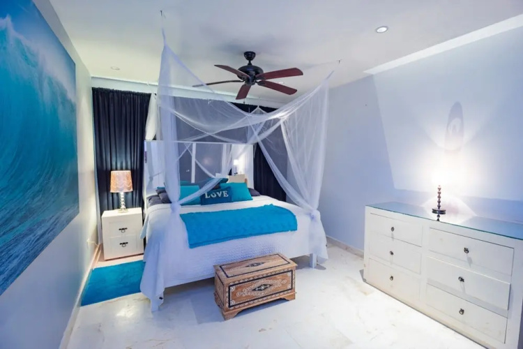 Elements 223 2 Bedroom Condo by Redawning