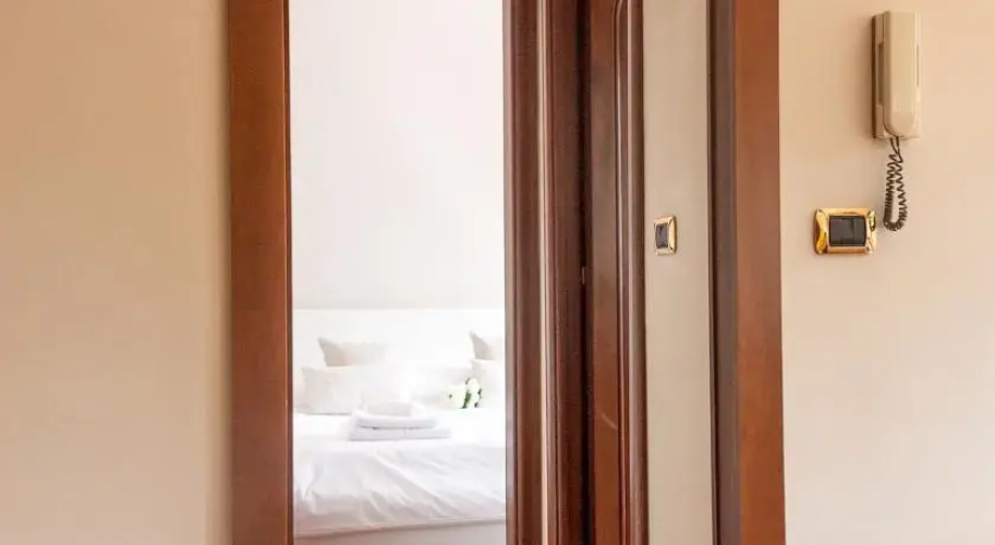 Longhi Holidays House