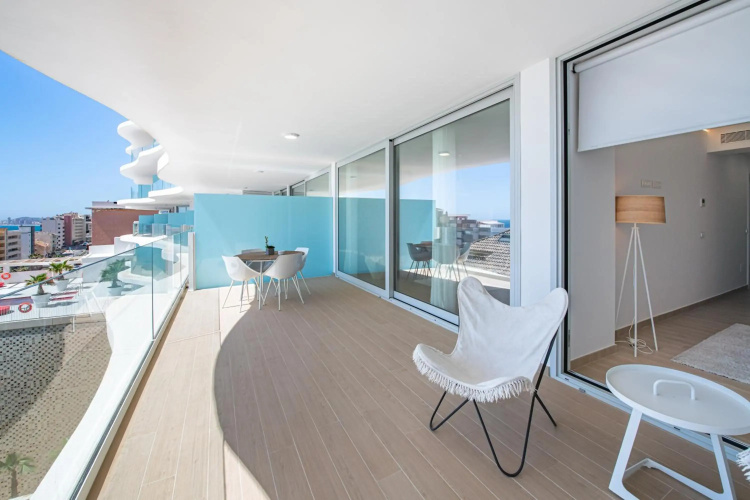 Unique 2 bedroom unit with pool near beach