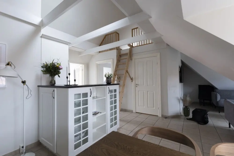 1 Bedroom Apartment with balcony