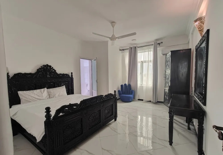 Ayaa Apartment