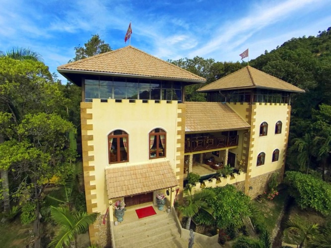 2 Bedrooms Villa