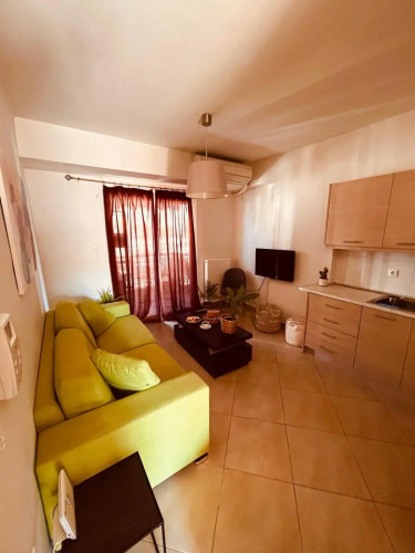 Central & Comfortable, with Acropolis view