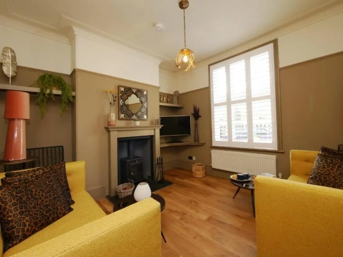 3 Bedrooms Cottage
