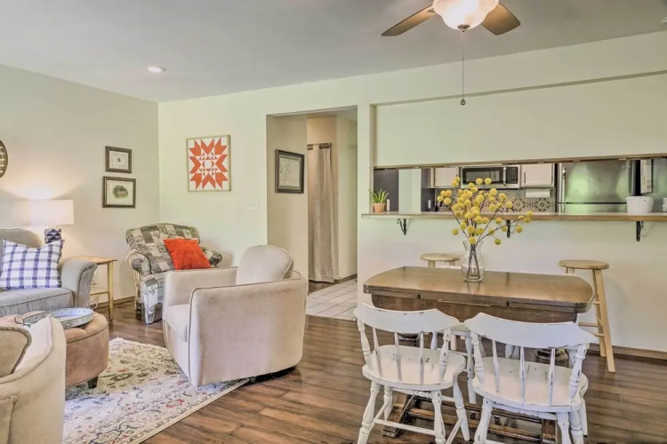 Pet-friendly Branson Retreat w/ Pool & Golf Access