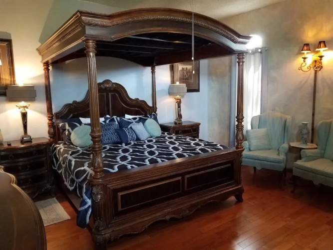 Tuscan Manor