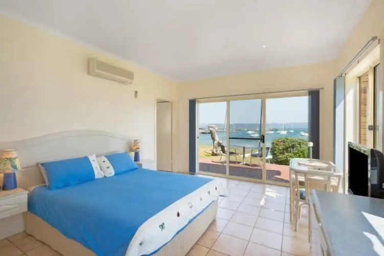 1 Bedroom Deluxe Suite beachfront