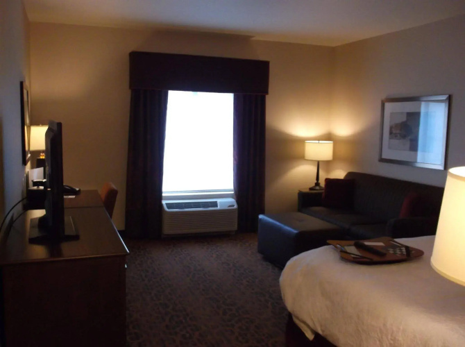 Hampton Inn & Suites Grand Forks