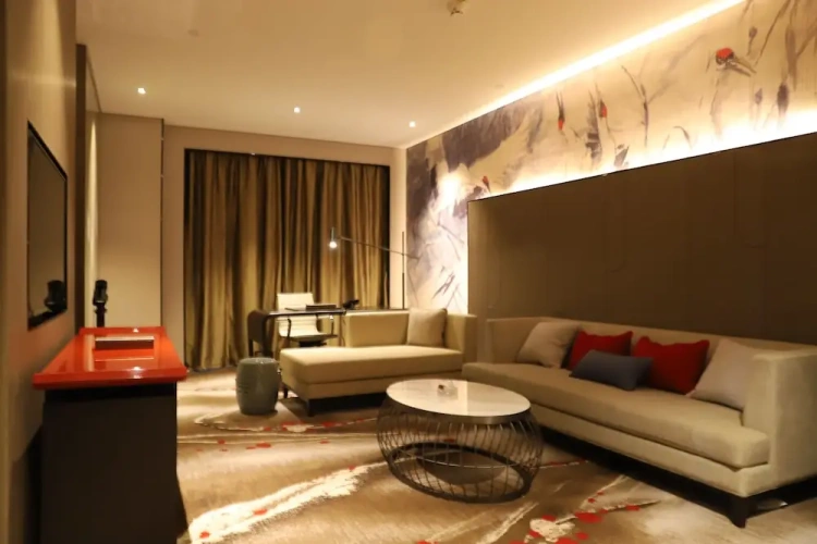 Deluxe Suite