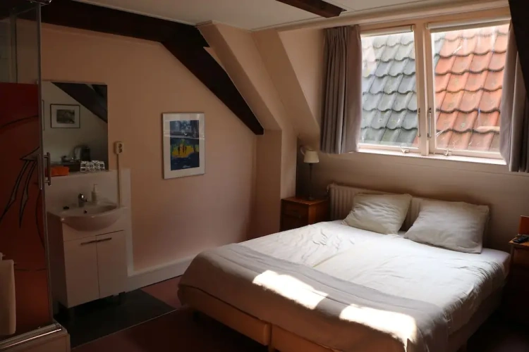 1 Bedroom Economy Double room