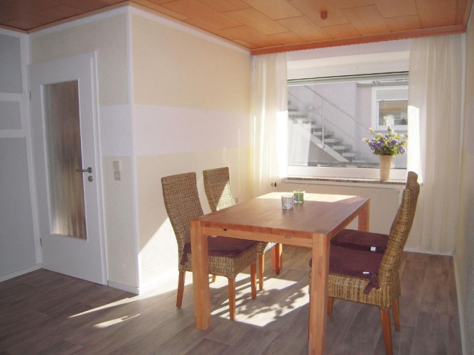 3 Bedrooms Apartment