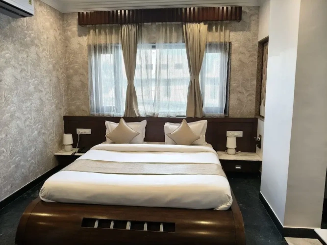 Premier room