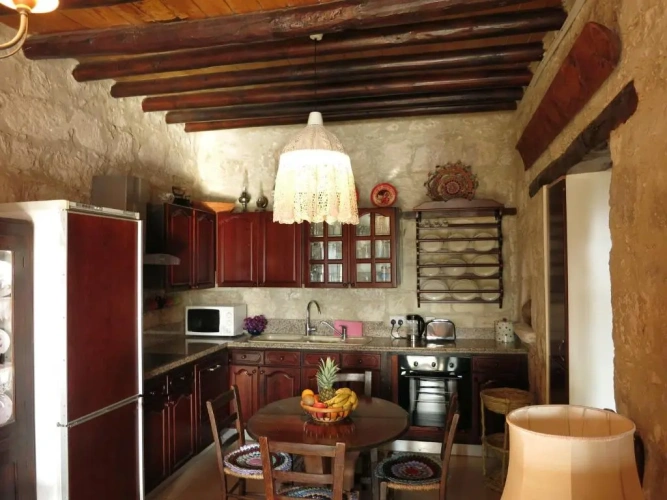 2 Bedrooms Cottage