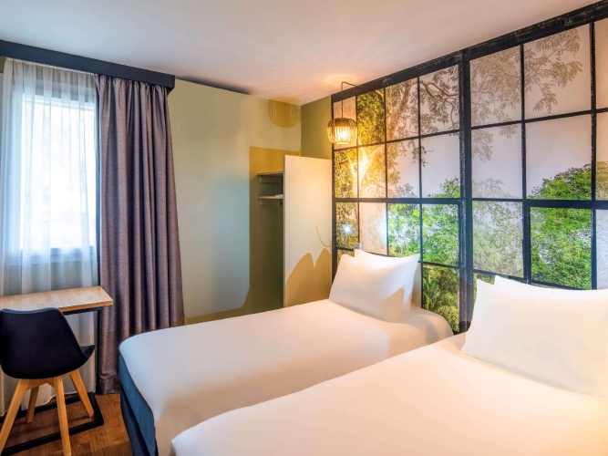 Standard Twin room