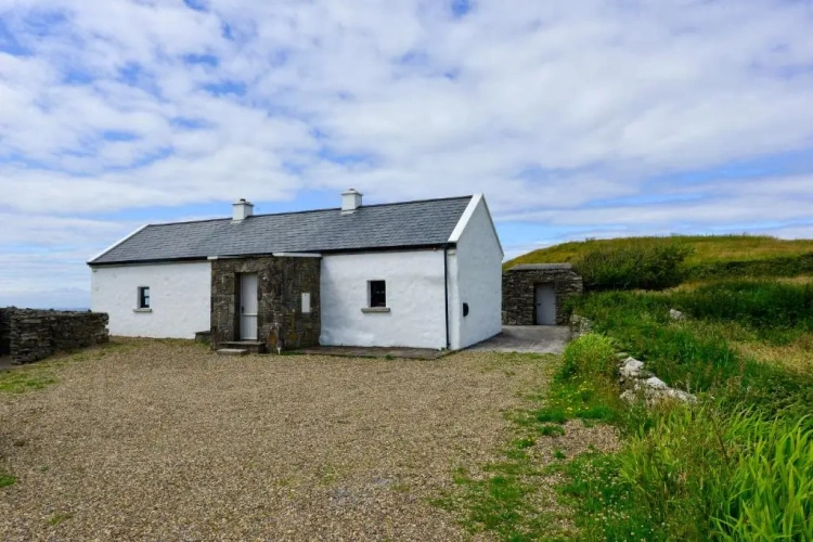 2 Bedrooms Cottage