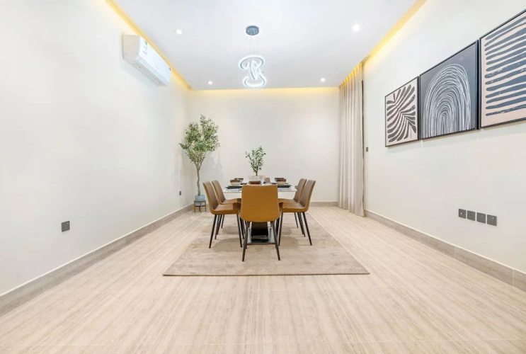 3 Bedrooms Apartment
