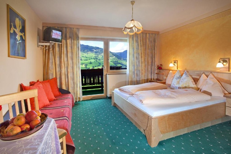 Standard Triple room with balcony