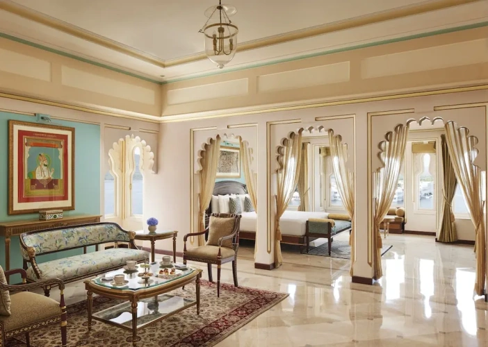 Royal Suite with lake view