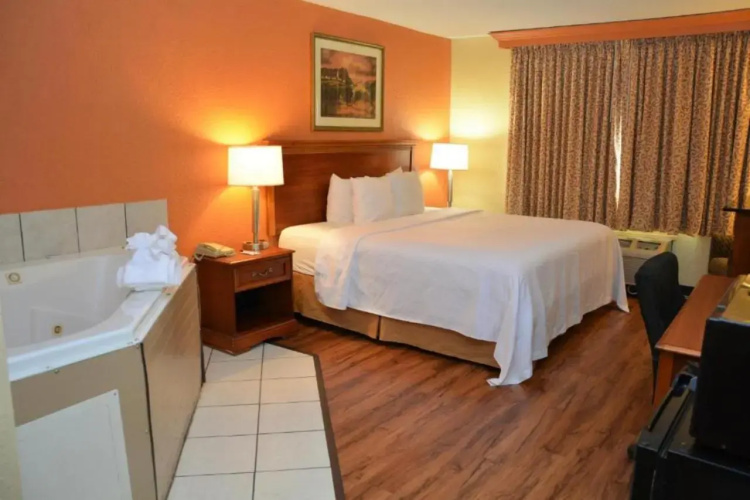 Holiday Inn Express Columbus-North