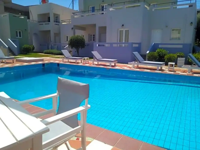 1 Bedroom Apartment with pool view