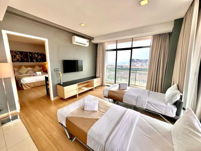 Standard Quadruple Family room with city view