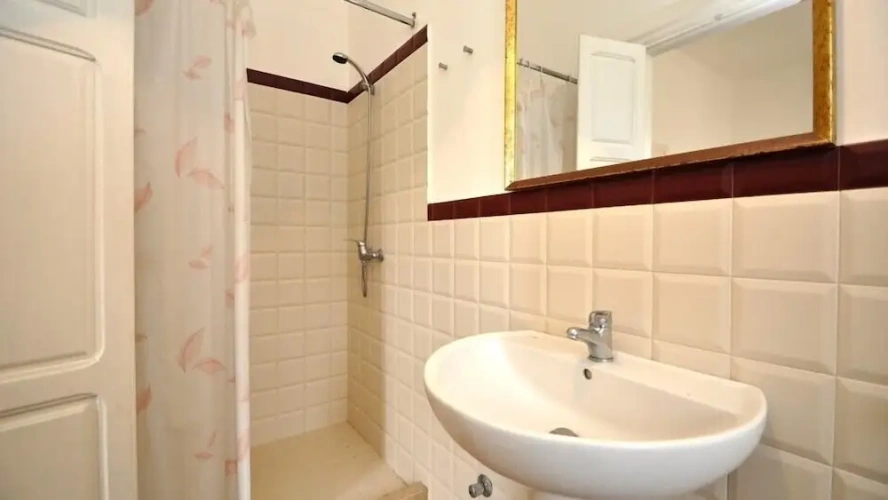 2 Bedrooms Villa