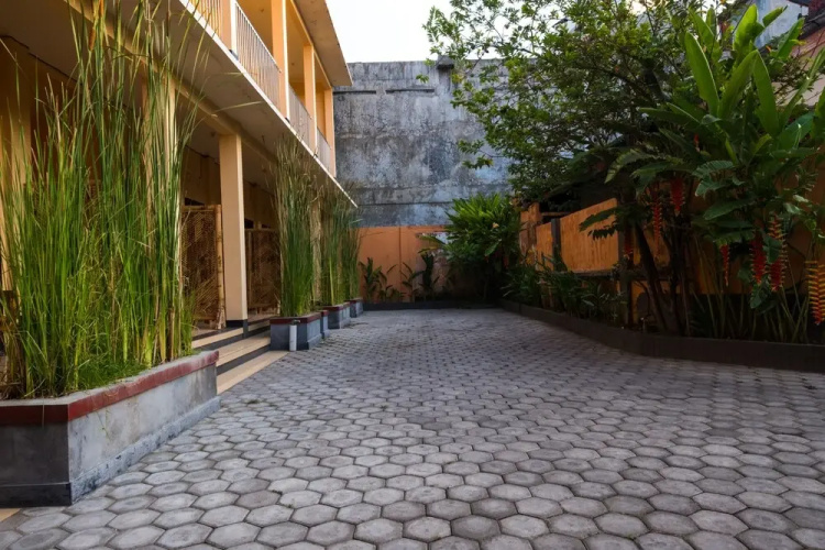Rupaqa Hotel by OYO Rooms