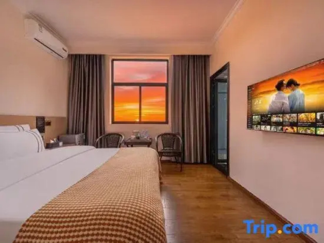 Yunxi and Home Hotel