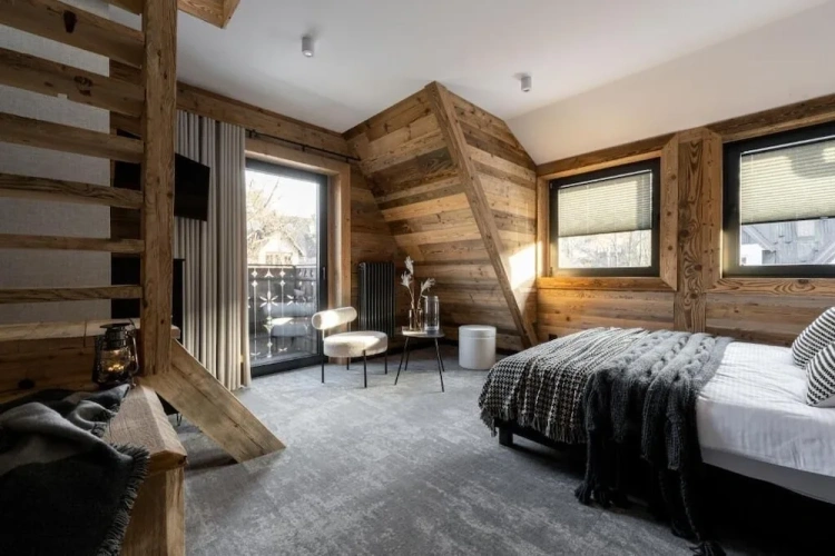 Standard Quadruple Family room with balcony