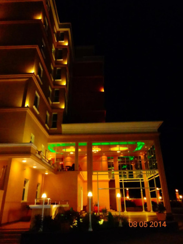 Panorama Sarovar Portico