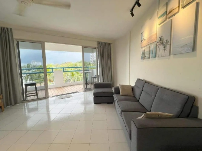 3 Bedrooms Apartment
