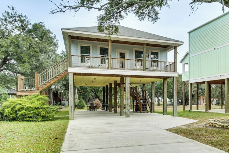 3 Bedrooms Cottage with balcony