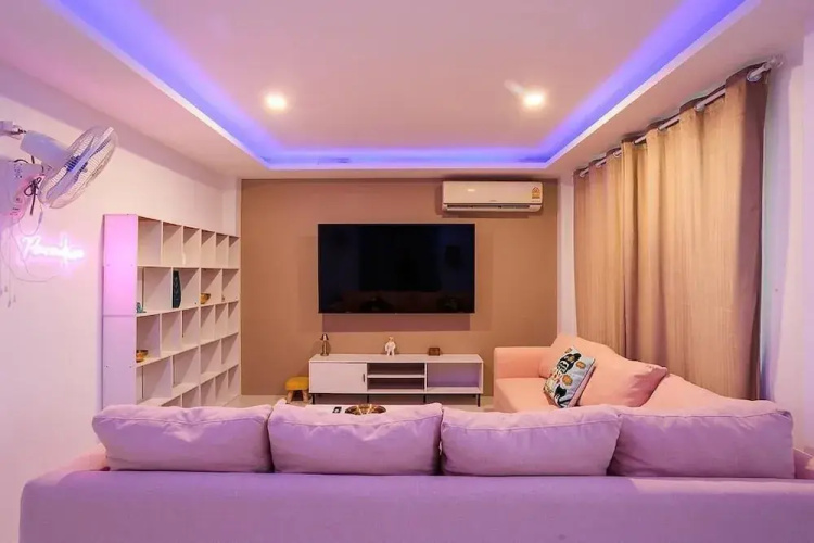 Renovated 3BR Pool Villa Near Beach V228