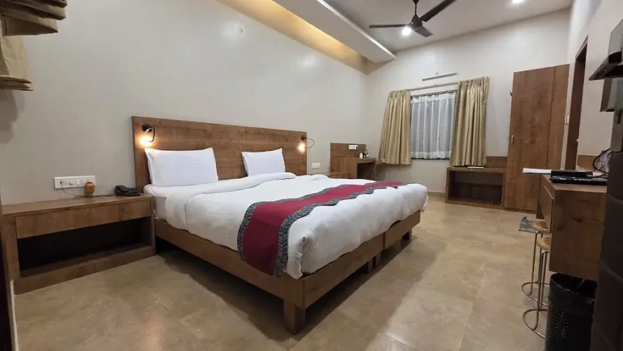 1 Bedroom Deluxe Double room with city view