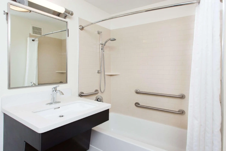 1 Bedroom Quadruple Suite