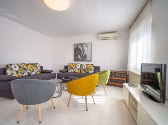 Apartment Damir Tampere 25135