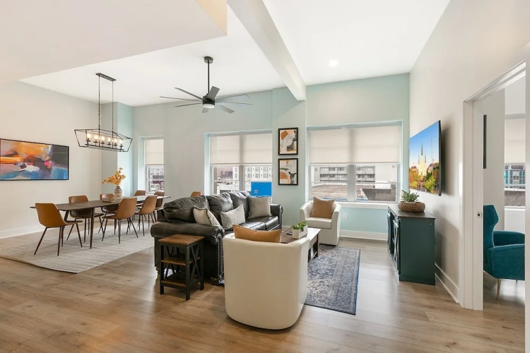 4 Bedrooms Luxury Sextuple Apartment