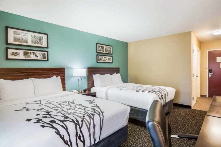 Sleep Inn & Suites Dunmore