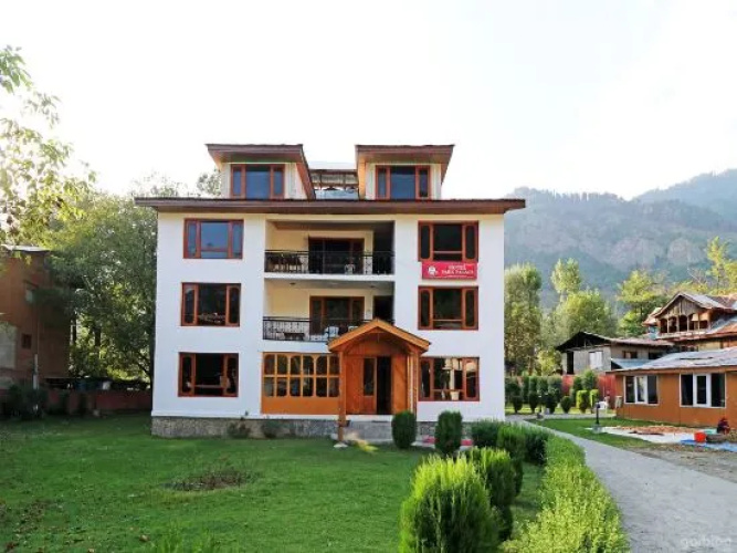 OYO 18416 Hotel Park Palace