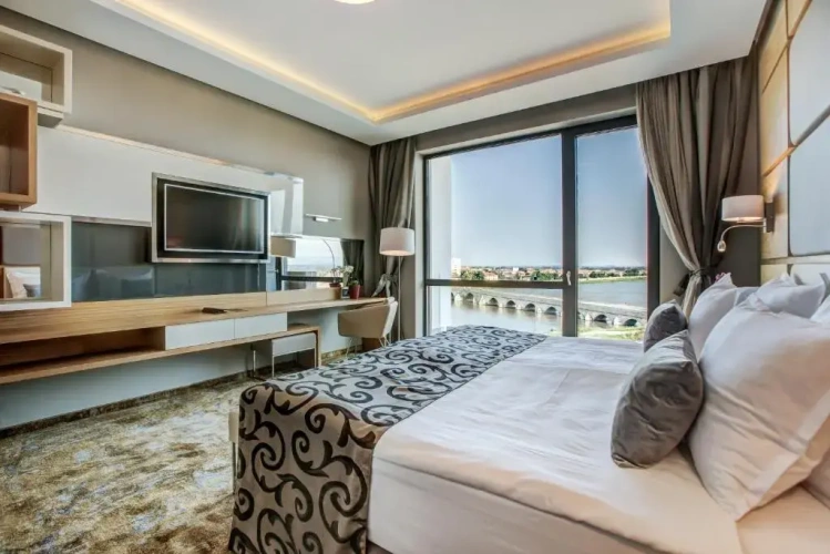 Deluxe Double Suite
