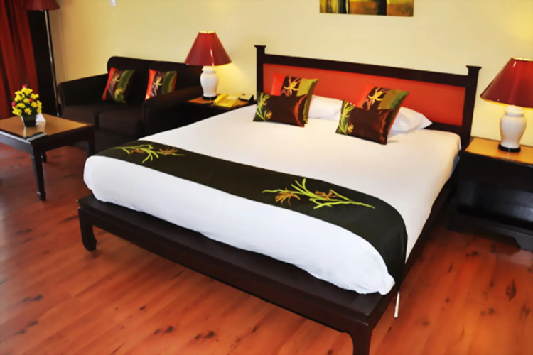 Sir James Resort