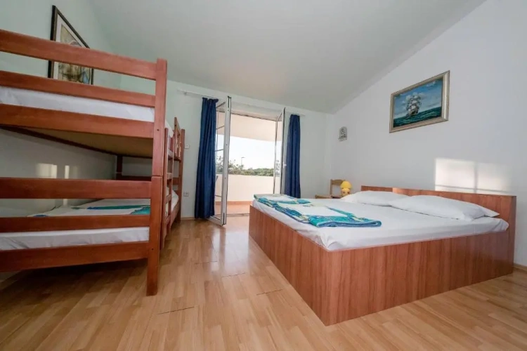 Economy Quadruple room