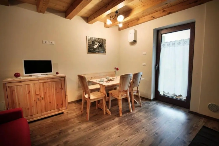 2 Bedrooms Basement Apartment with view