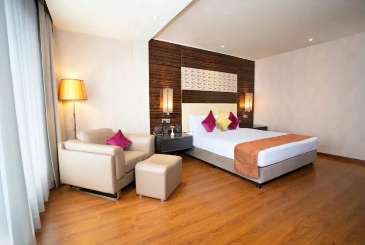 Goroomgo Crown Bhopal
