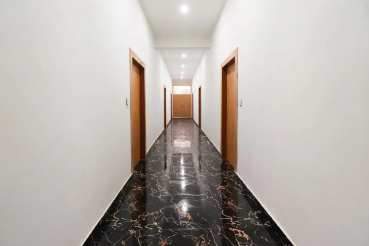 Taj Royal by OYO Rooms